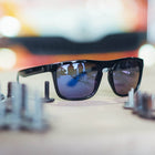 //www.solong.cl/cdn/shop/files/LENTESDESOLSOLONGRALLYpolarizadoYELLOW_7eaa7f9c-f28a-4a2f-96b5-9caf52423442_140x.jpg?v=1694144180