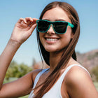 //www.solong.cl/cdn/shop/files/crowneon69_6e8d525f-404f-48c2-8878-ff278ffcc1ae_140x.jpg?v=1694158428