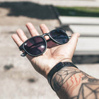 //www.solong.cl/cdn/shop/files/lente_de_sol_so_long_atticus_tnt_5_5f3d55ac-48bd-4763-8405-baa5b40bd3d5_140x.jpg?v=1694164316